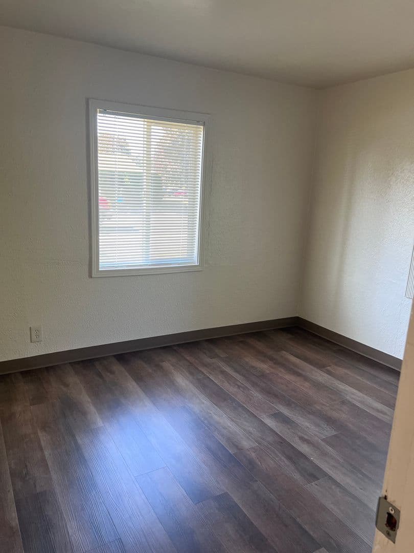 Salem Apartment: 4611 State St