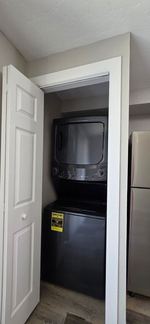 Salem Apartment: 4006 Satter Drive NE