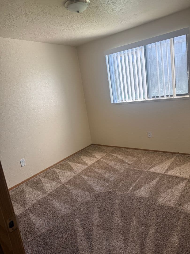 Salem Apartment: 4097 Satter Drive NE