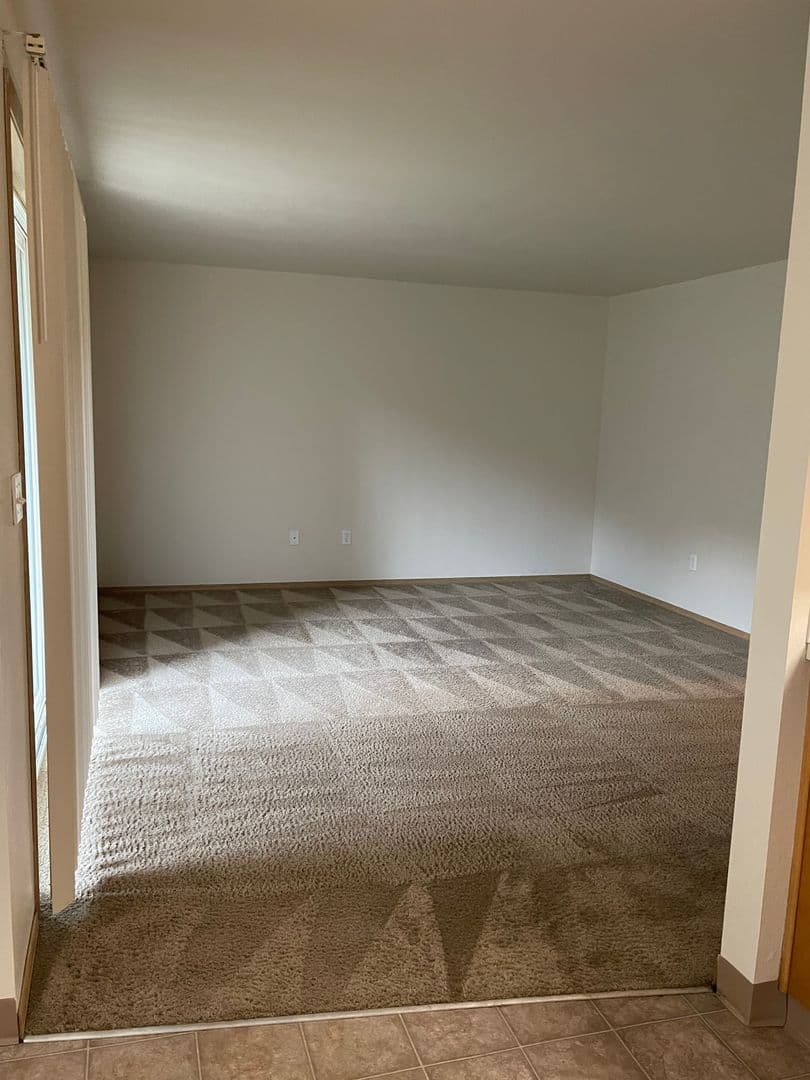 Keizer Apartment: 581 Manbrin Drive NE