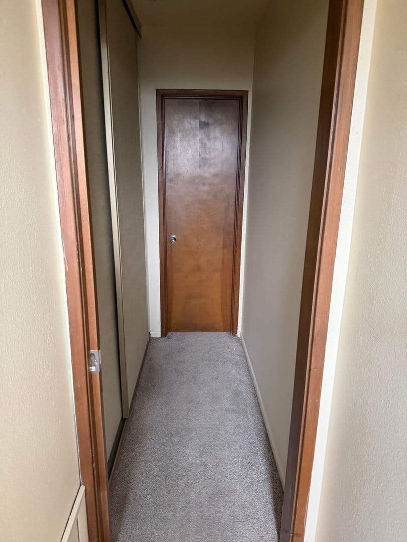 Salem Apartment: 530 13th Street NE