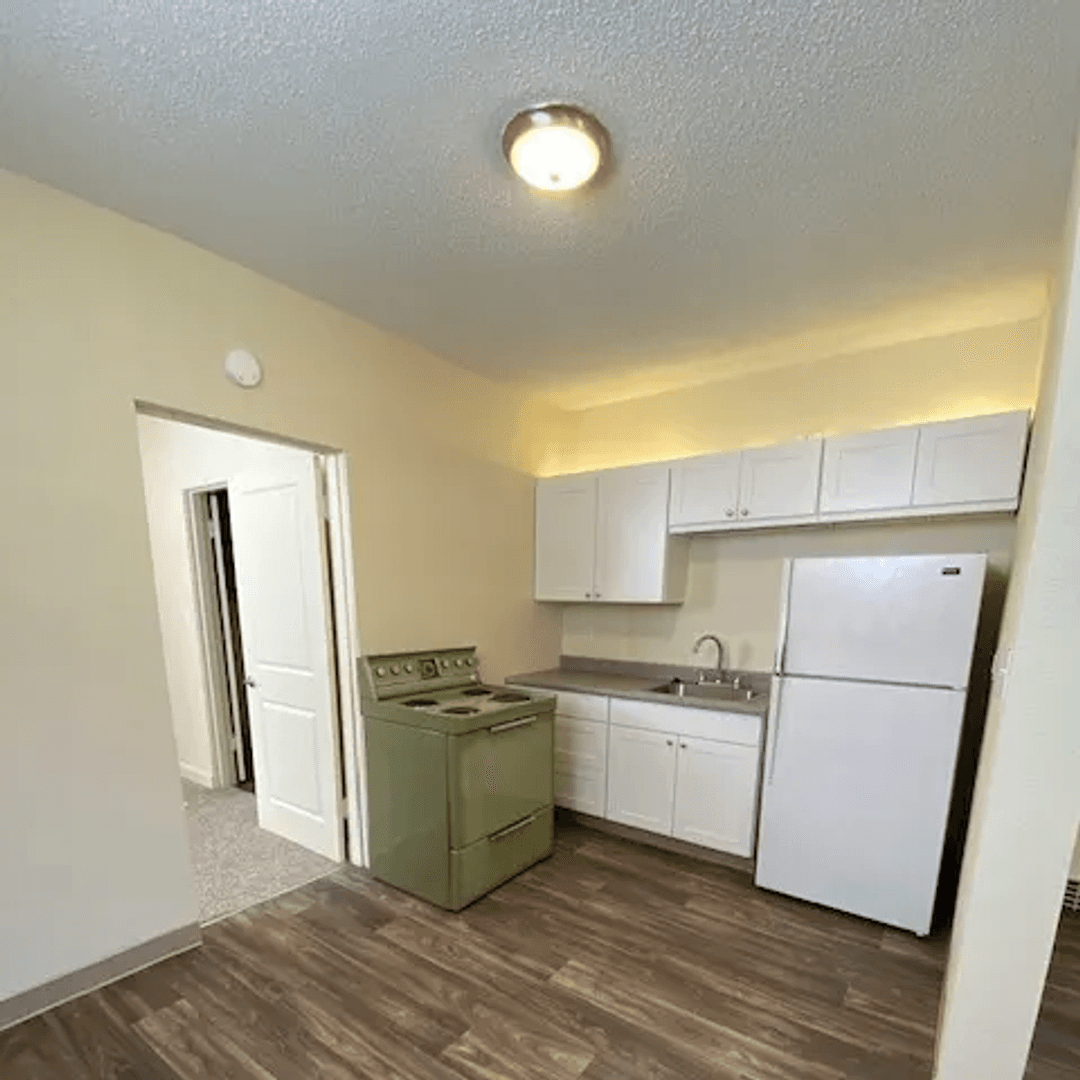 Salem Apartment: 879 Liberty St NE