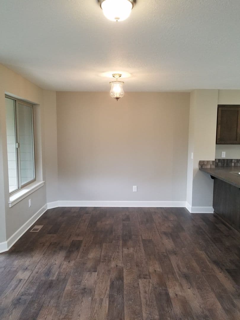 Stayton Apartment: 784 Fox Street