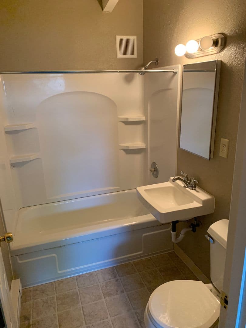 Albany Apartment: 2601 4th Avenue SE
