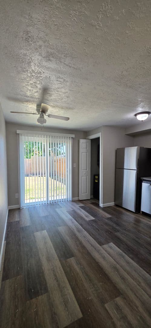 Salem Apartment: 4006 Satter Drive NE