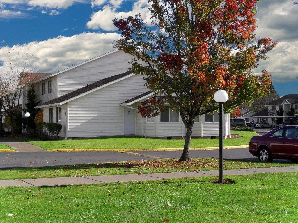 Independence Apartment: 205 N Gun Club Road