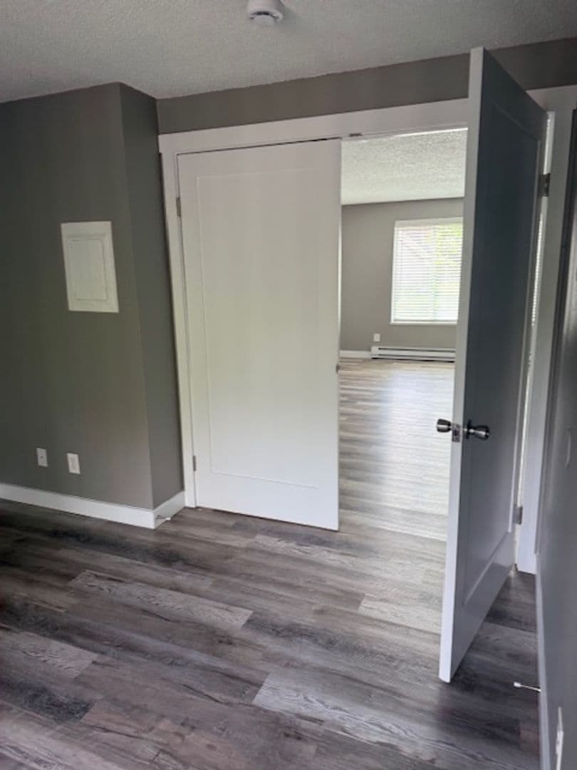 Salem Apartment: 2500 Lancaster Drive NE