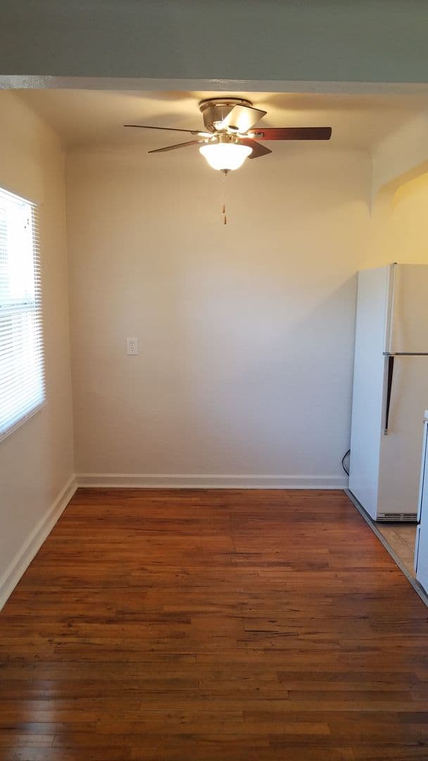 Salem Apartment: 1642 13th St SE