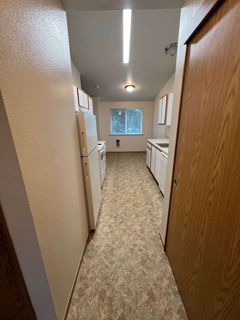 Albany Apartment: 872 Belmont Avenue SW