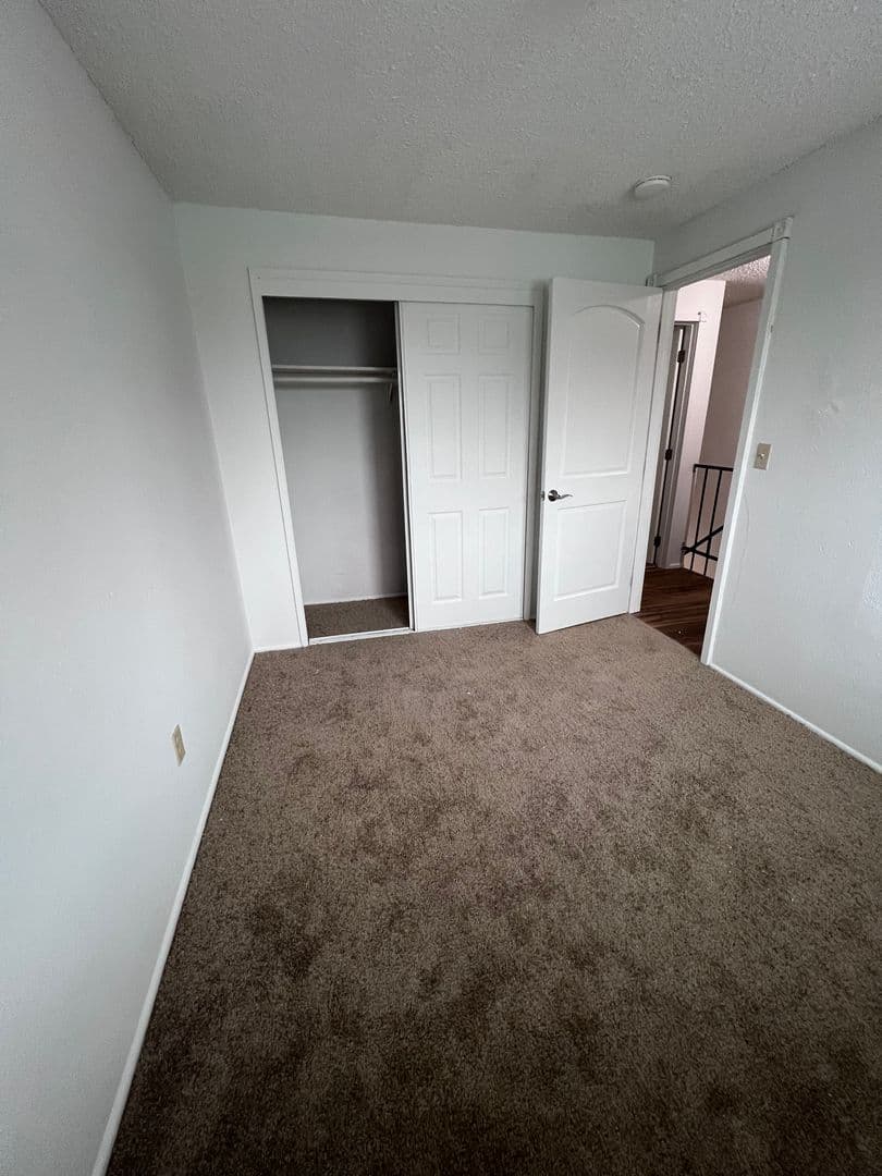 Albany Apartment: 510 34th Avenue SE