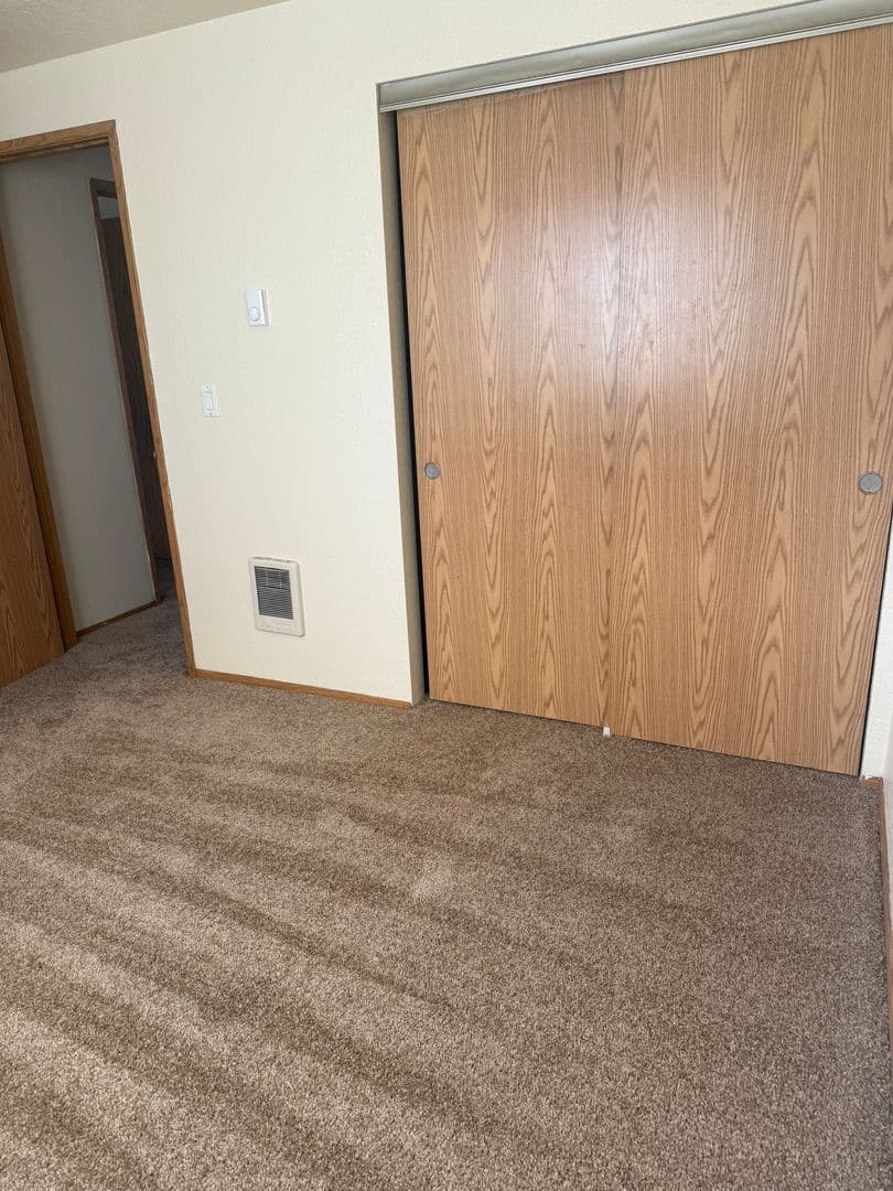 Salem Apartment: 4209 Satter Place NE
