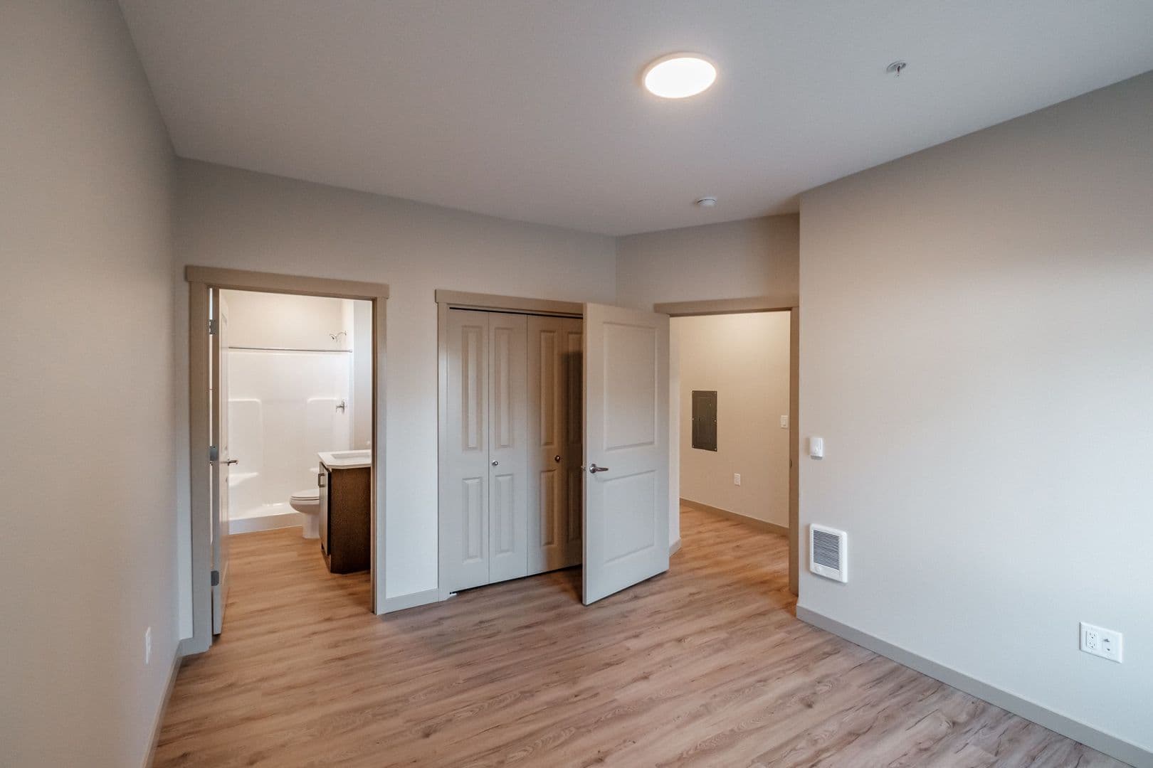 Keizer Apartment: 756 Chemawa Rd NE