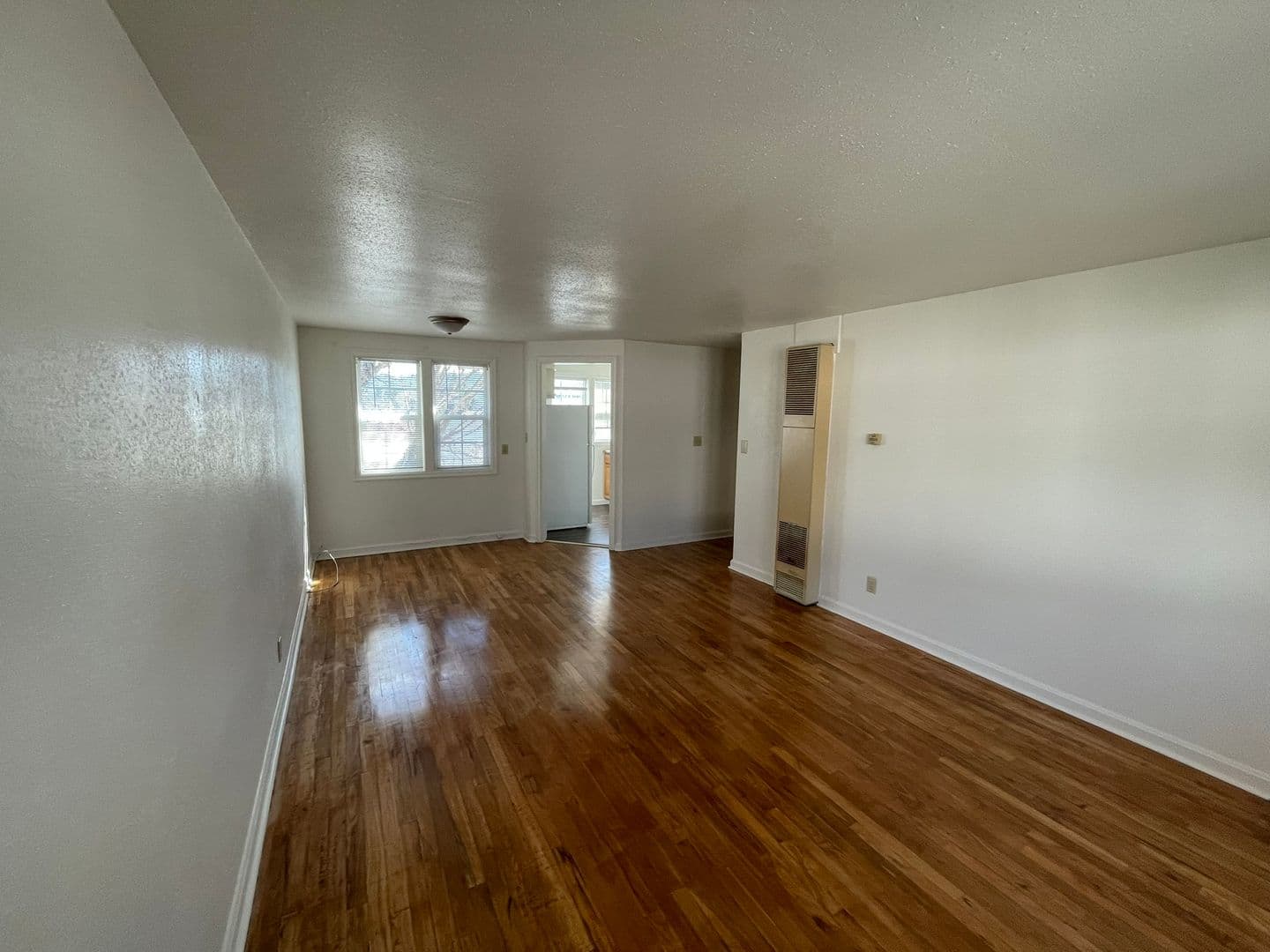 Roseburg Apartment: 1104 NE Freemont Ave