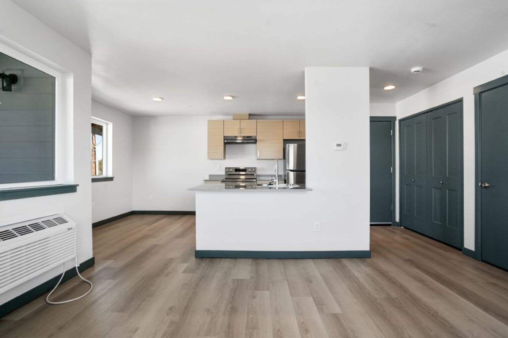 Lebanon Apartment: 305 East Airport Road