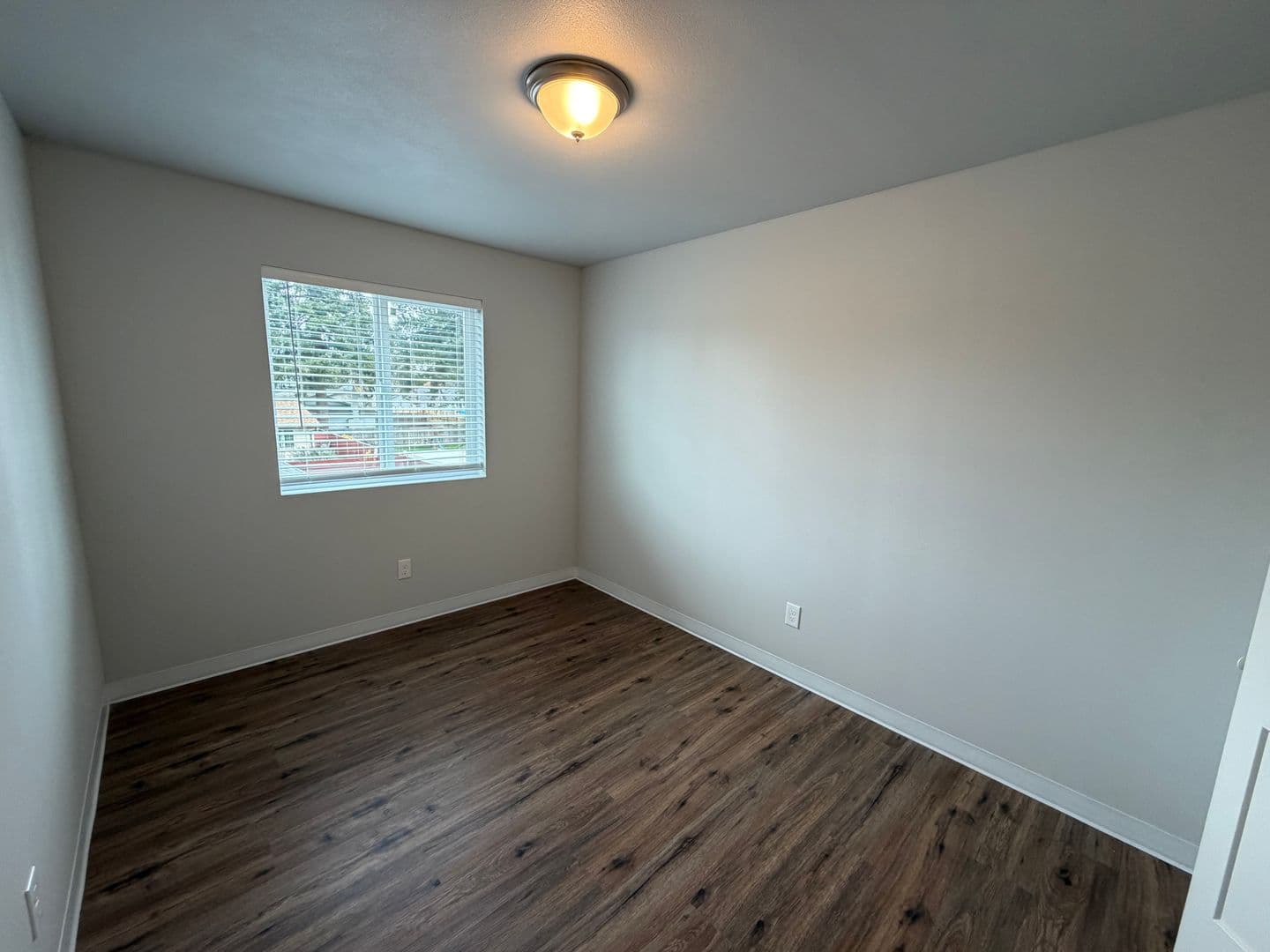 Keizer Apartment: 3983 Pleasant View Drive