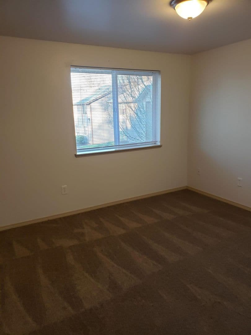 Albany Apartment: 1825 Clay Street SE