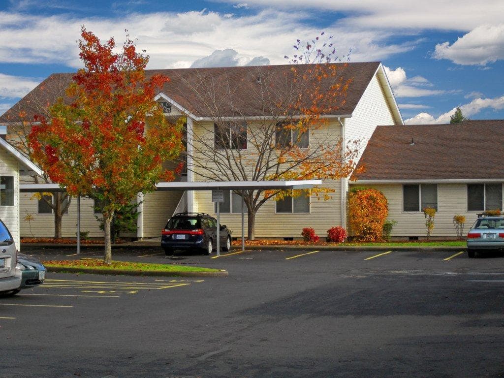 Independence Apartment: 205 N Gun Club Road