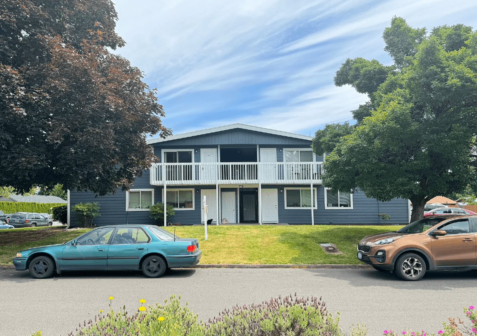 Monmouth Apartment: 775 N Knox Street