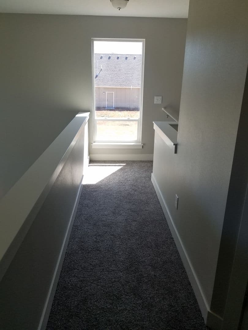 Stayton Apartment: 795 Rabbit Run