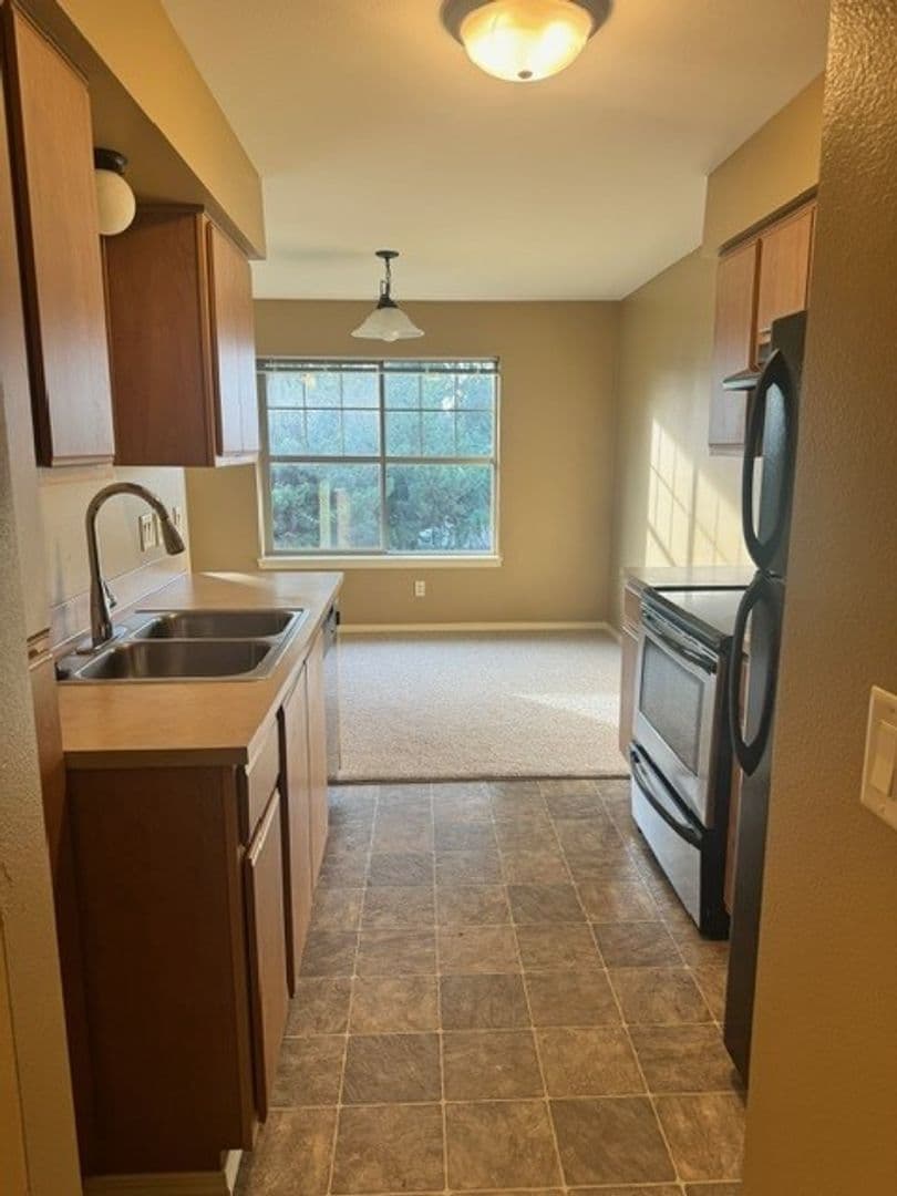 Salem Apartment: 4976 Turquoise Ave SE