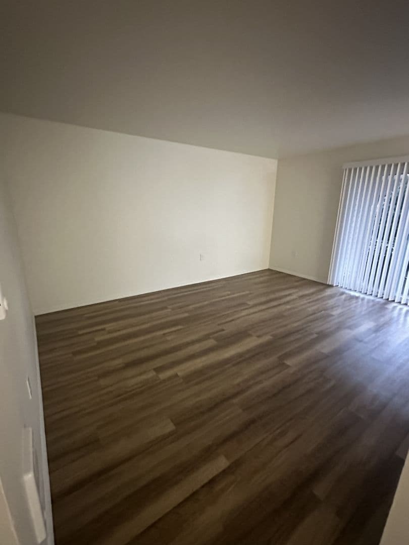 Keizer Apartment: 145 Dearborn Avenue N