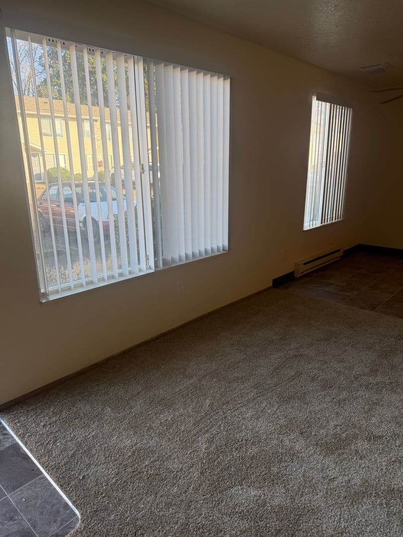 Salem Apartment: 4209 Satter Place NE