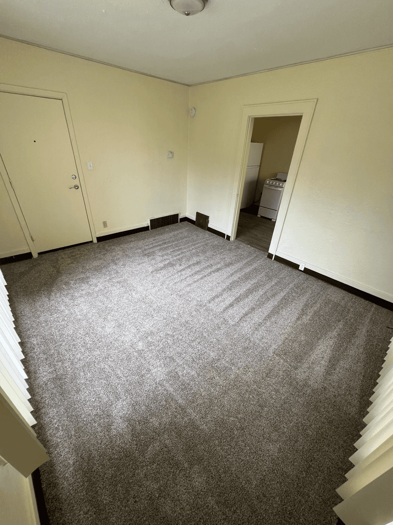 Salem Apartment: 879 Liberty St NE