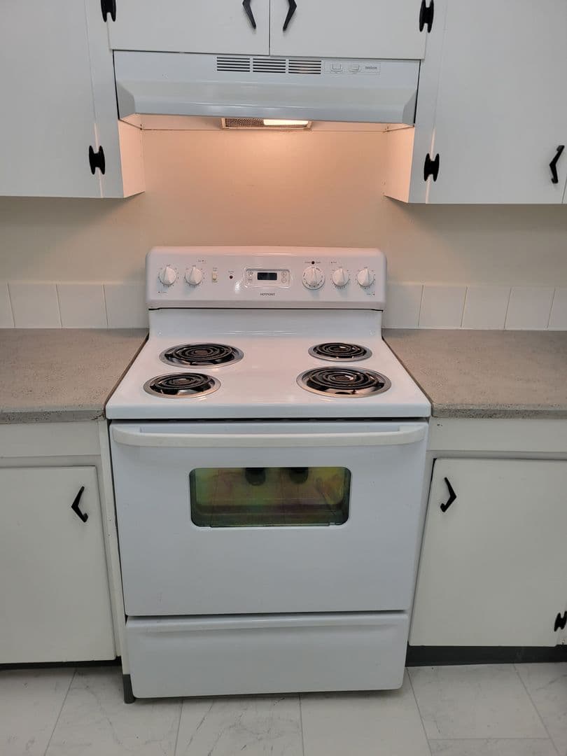 Salem Apartment: 2551 Hyde Ct SE