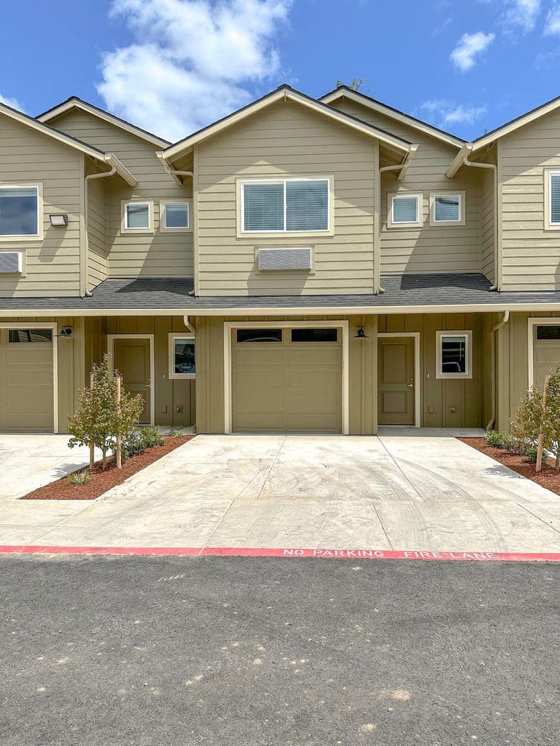 Salem Apartment: 4624 Lancaster Dr NE