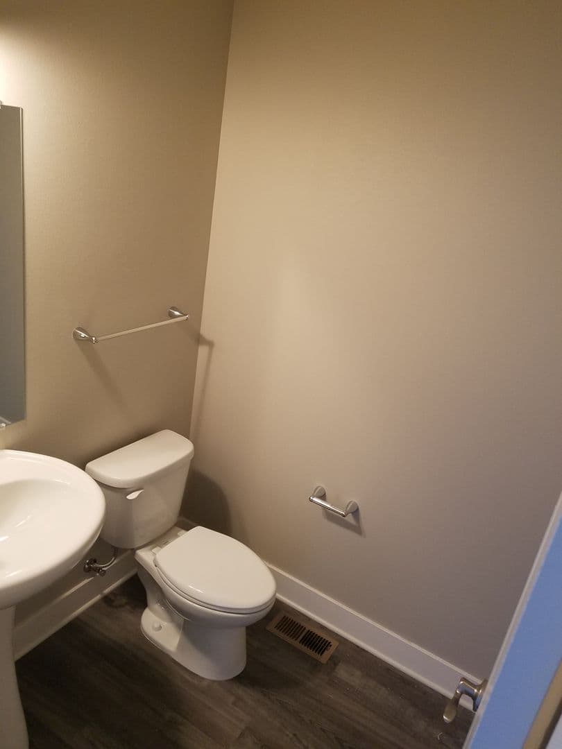 Stayton Apartment: 795 Rabbit Run