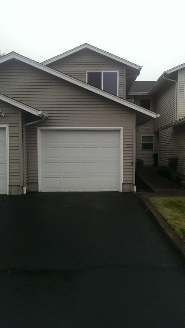 Salem Apartment: 1380 Seattle Slew Drive SE
