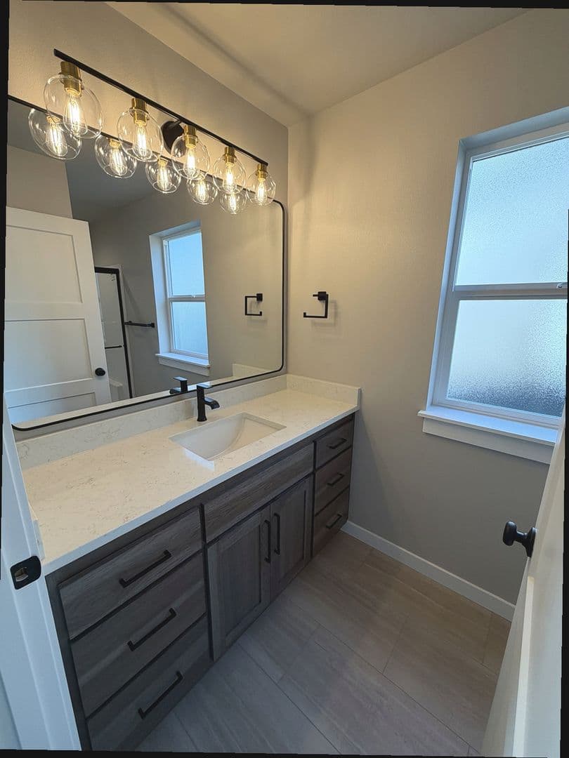 Keizer Apartment: 1125 Sally Lane NE