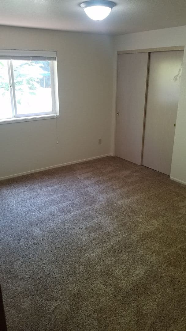 Keizer Apartment: 1026 Ring Street NE