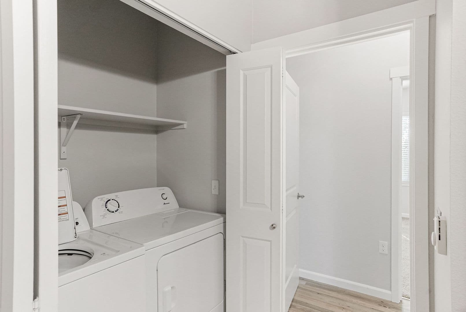 Salem Apartment: 3240 Harold Drive NE