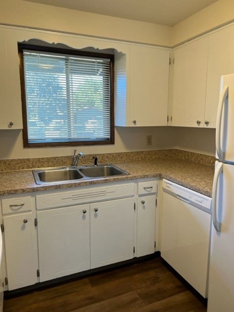 Keizer Apartment: 4975 13th Ave NE