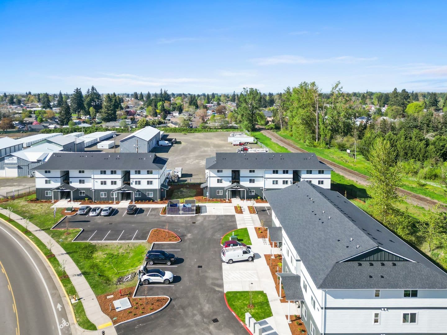 Lebanon Apartment: 305 East Airport Road