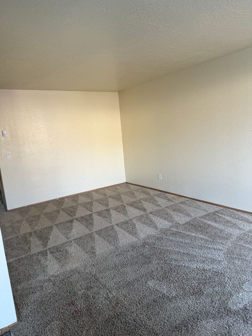 Salem Apartment: 4097 Satter Drive NE