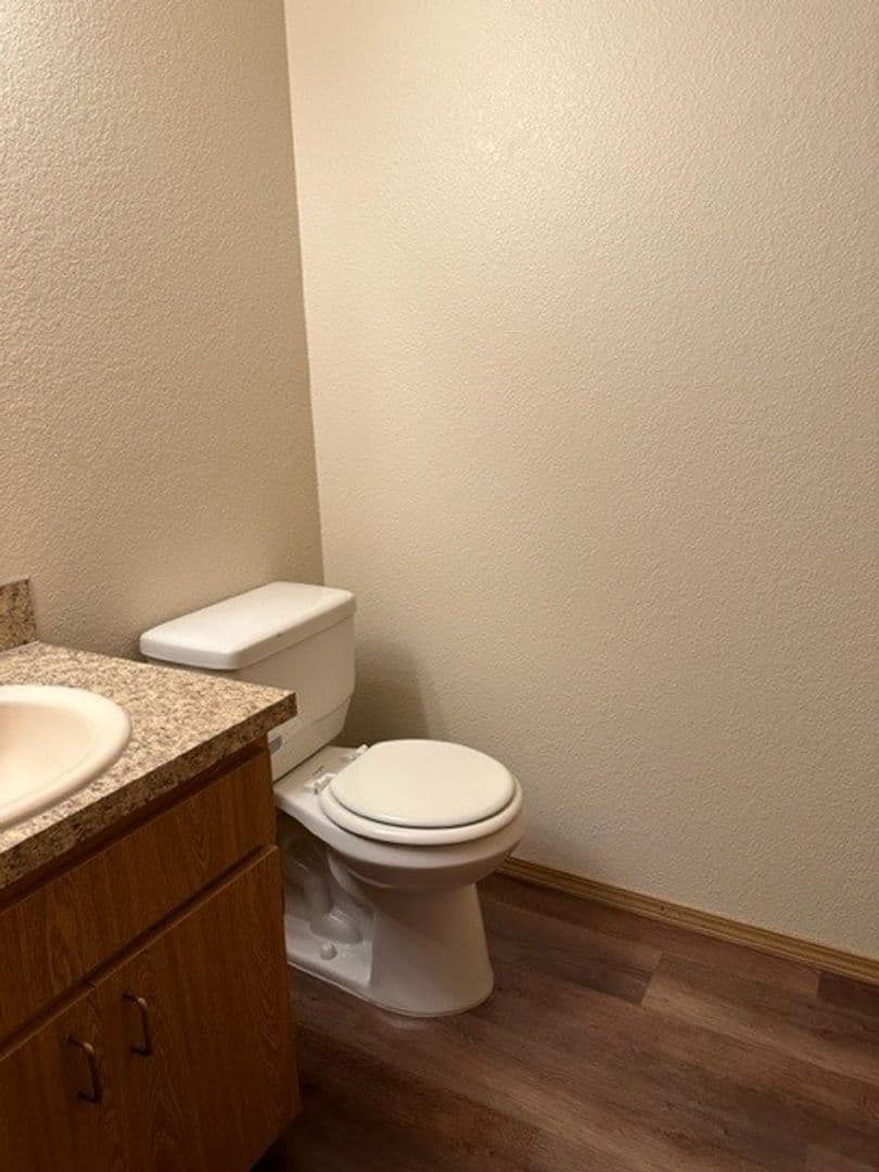 Keizer Apartment: 581 Manbrin Drive NE