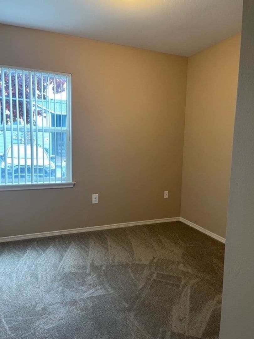 McMinnville Apartment: 2850 SW 2nd St