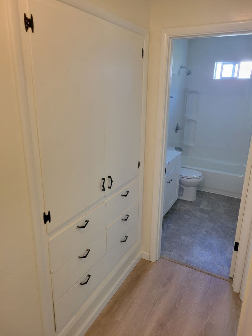 Salem Apartment: 2551 Hyde Ct SE