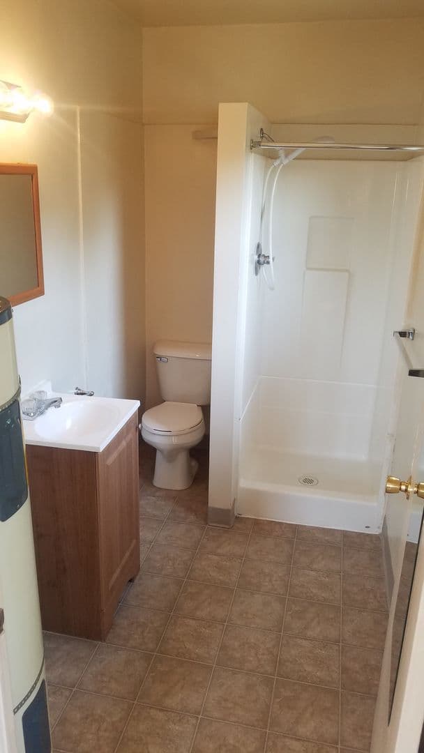 Salem Apartment: 1642 13th St SE