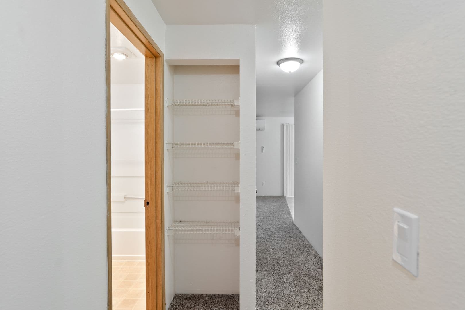 Troutdale Apartment: 26719 SE Stark St
