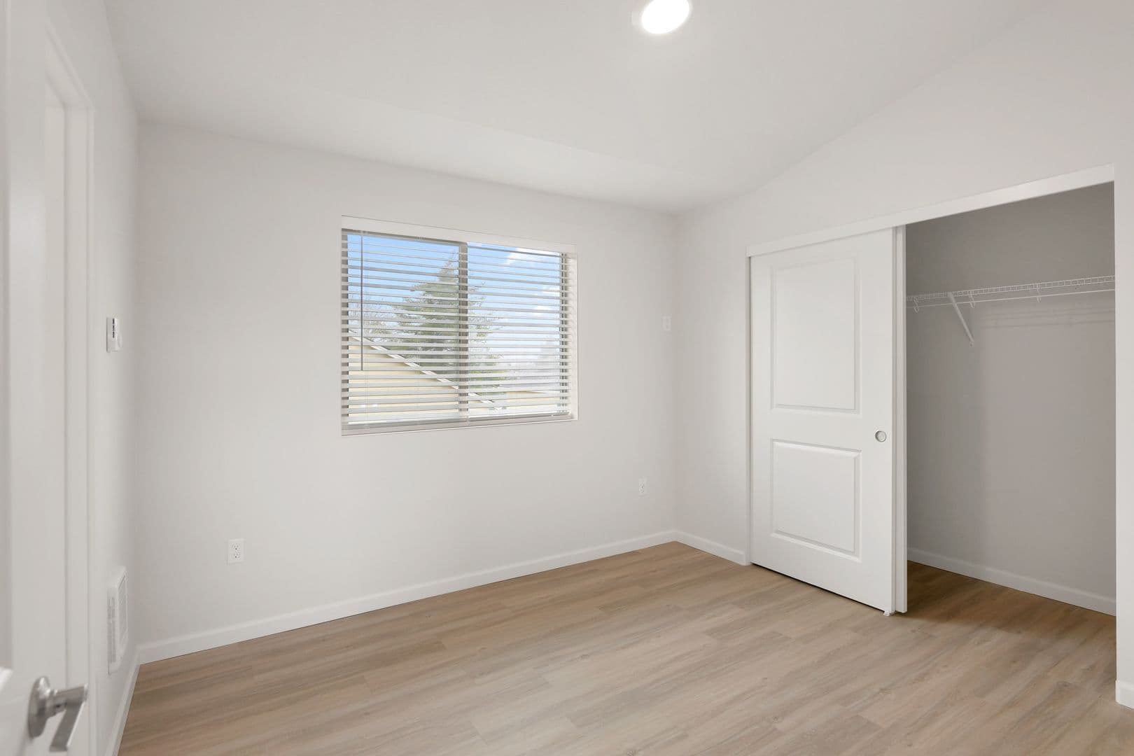 Salem Apartment: 4433 Mahrt Ave SE