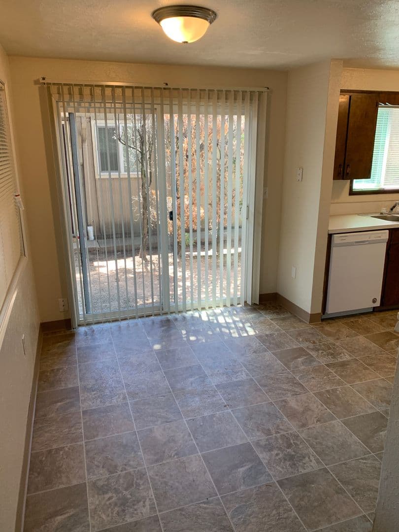 Salem Apartment: 731 Gerth Ave NW