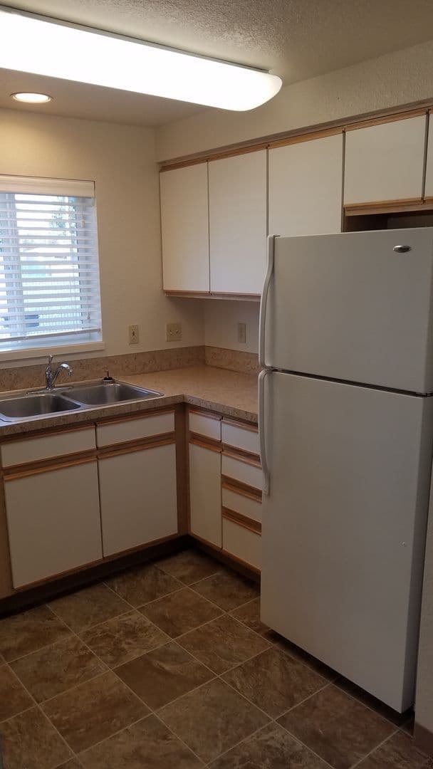 Keizer Apartment: 1026 Ring Street NE