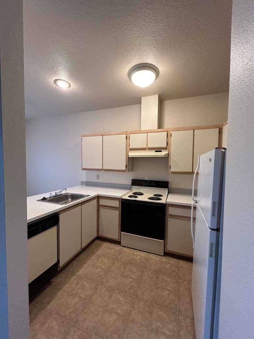 McMinnville Apartment: 2938 NE Evans St