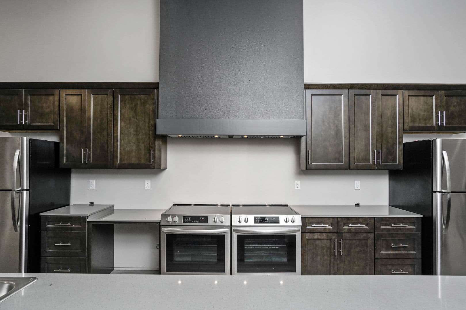 Monmouth Apartment: 505 Jackson St W