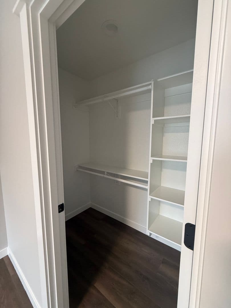 Keizer Apartment: 491 Marino Drive N