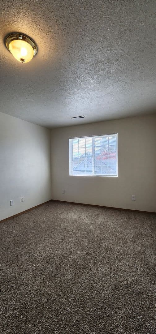 Dallas Apartment: 450 NE A Street