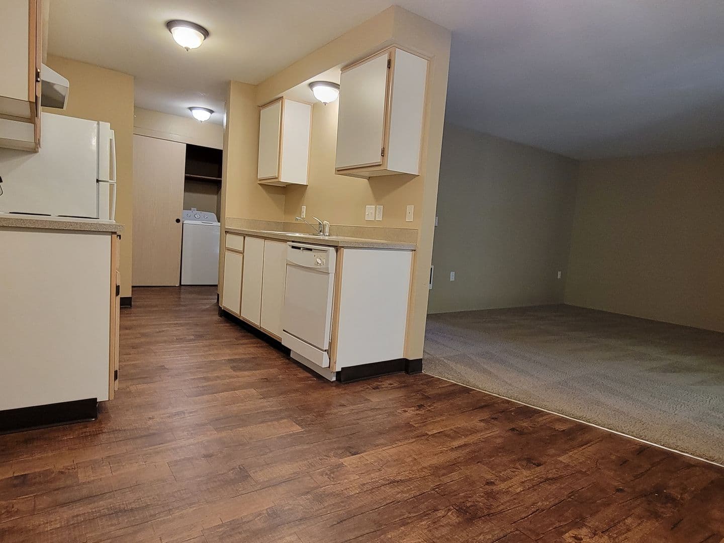 Salem Apartment: 435 Vista Ave SE